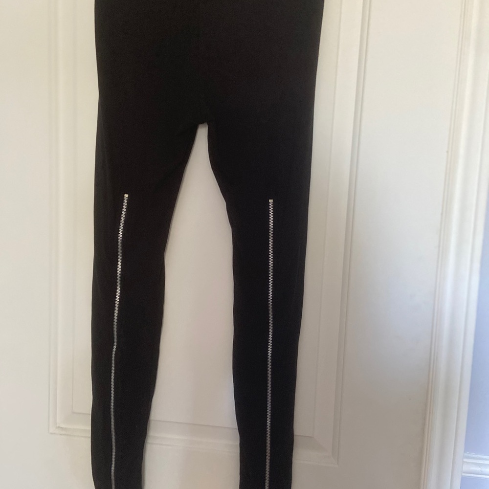 Tarte back sipper leggings medium